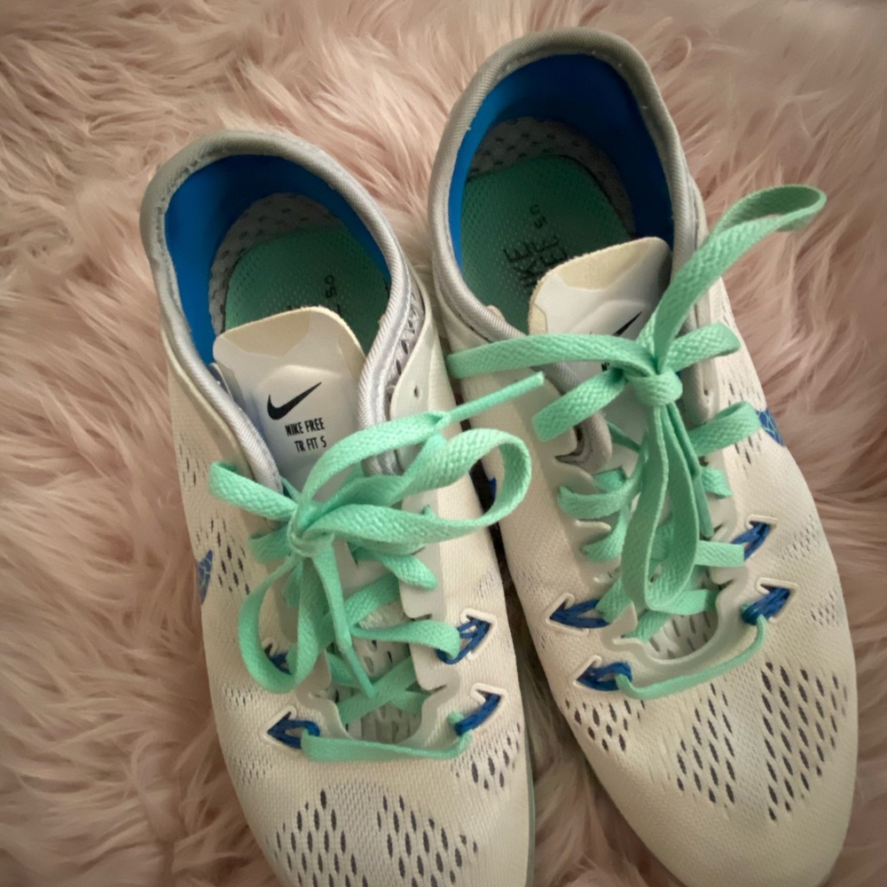Nike Free Runs - Picture 3 of 3